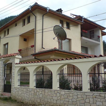 Guest House Benita Девин Экстерьер фото